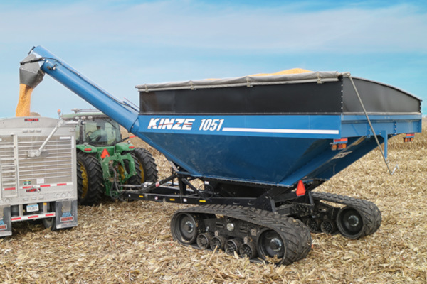 Kinze | Grain Carts | Single Auger Grain Carts for sale at Red Power Team, Iowa