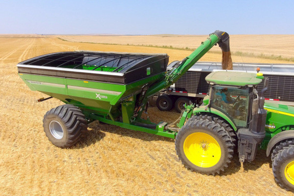Unverferth | X-TREME Front-Fold Auger Grain Carts | Model 1319 for sale at Red Power Team, Iowa