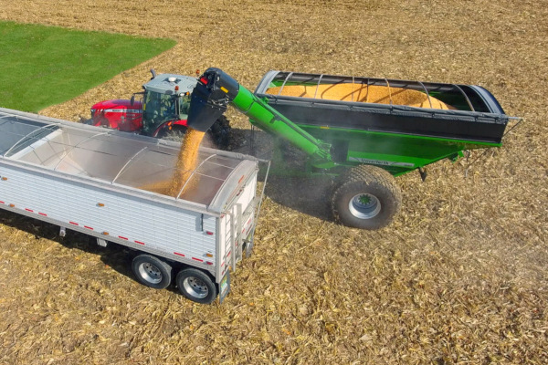 Unverferth | Grain Handling | 60 Series Corner-Auger Grain Carts for sale at Red Power Team, Iowa