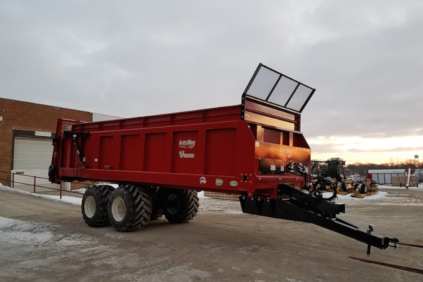 Art's Way | Manure Spreaders | Vertical Beater Manure Spreaders for sale at Red Power Team, Iowa