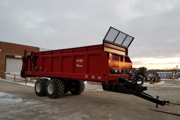 Art's Way | Vertical Beater Manure Spreaders | Model V240 Manure Spreader for sale at Red Power Team, Iowa