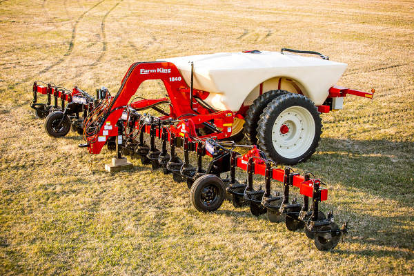 Farm King | Fertilizer Applicators | Model 1840 for sale at Red Power Team, Iowa