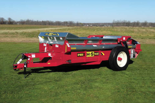 H&S | Heavy Duty Manure Spreaders | Model Model 3123 for sale at Red Power Team, Iowa H&S | Heavy Duty Manure Spreaders | Model Model 3123 for sale at Red Power Team, Iowa