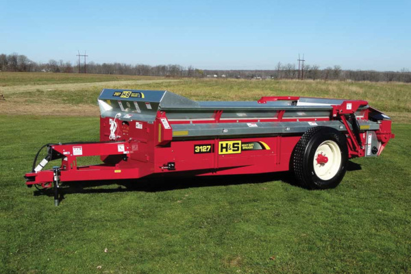 H&S | Heavy Duty Manure Spreaders | Model Model 3127 for sale at Red Power Team, Iowa H&S | Heavy Duty Manure Spreaders | Model Model 3127 for sale at Red Power Team, Iowa