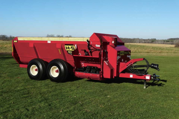 H&S | Top Shot Side Discharge Manure Spreaders | Model Model 5220 for sale at Red Power Team, Iowa H&S | Top Shot Side Discharge Manure Spreaders | Model Model 5220 for sale at Red Power Team, Iowa