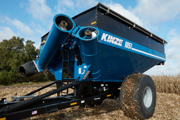 Kinze 1051 Grain Cart for sale at Red Power Team, Iowa