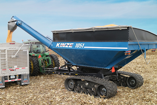 Kinze | Single Auger Grain Carts | Model 1051 Grain Cart for sale at Red Power Team, Iowa