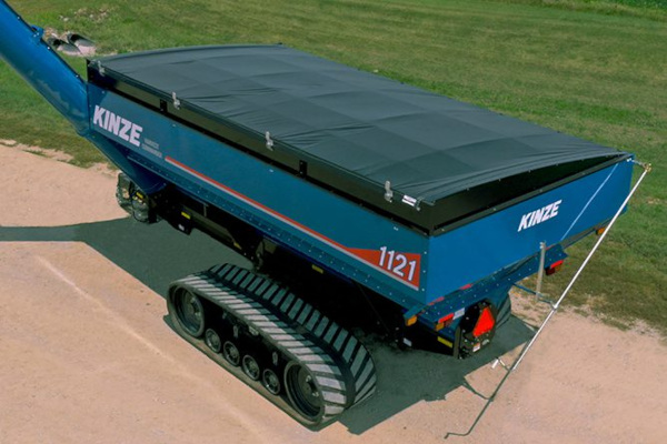 Kinze 1121 Dual Auger Cart for sale at Red Power Team, Iowa