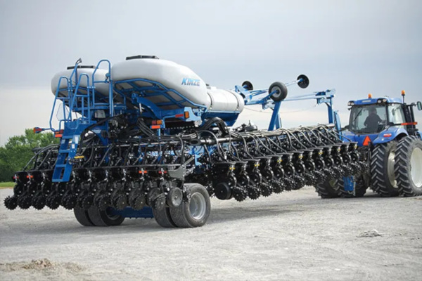 Kinze | Front Fold | Model 4705 for sale at Red Power Team, Iowa