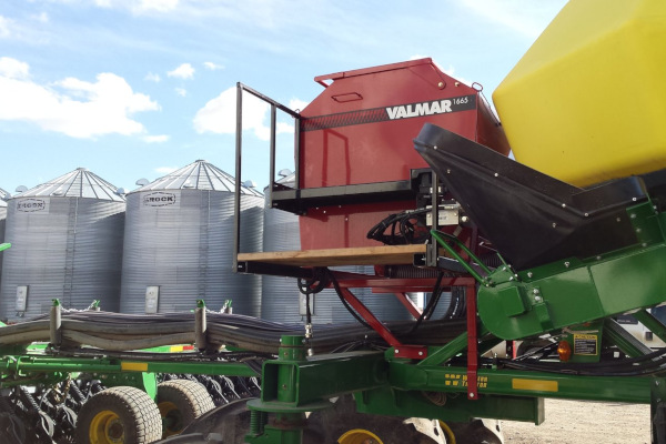 Salford Group | Implement Mount | VALMAR 1665 ROW-CROP APPLICATOR AND INTER-ROW SEEDER for sale at Red Power Team, Iowa