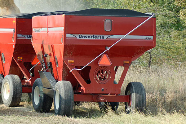 Unverferth | Grain Handling | 30-Series Grain Wagons for sale at Red Power Team, Iowa