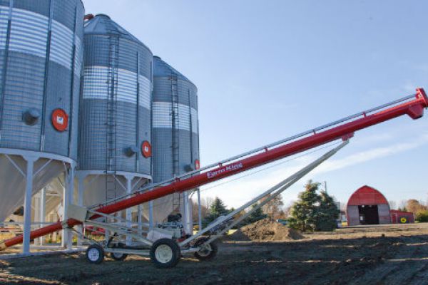 Farm King | Conventional Auger | Model 1061 for sale at Red Power Team, Iowa