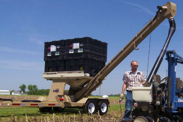Unverferth | Seed Pro Bulk Box Tender | Model 200 for sale at Red Power Team, Iowa