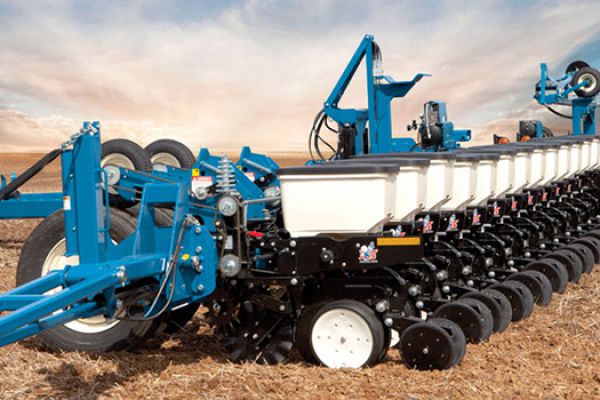 Kinze | Front Fold | Model 3700 24R 20"/22" for sale at Red Power Team, Iowa