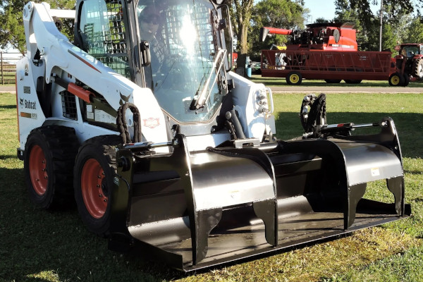 Berlon Attachments | Extended Lip Heavy Duty Grapple | Model BELHDGR-78 for sale at Red Power Team, Iowa Berlon Attachments | Extended Lip Heavy Duty Grapple | Model BELHDGR-78 for sale at Red Power Team, Iowa