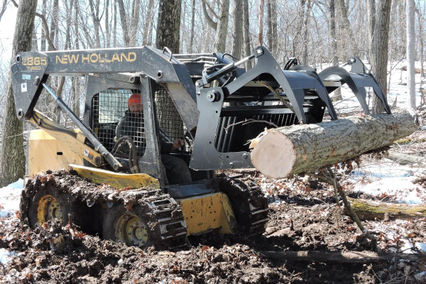 Berlon Attachments | Skeleton Rock Grapple | Model SKLGR-72 for sale at Red Power Team, Iowa Berlon Attachments | Skeleton Rock Grapple | Model SKLGR-72 for sale at Red Power Team, Iowa